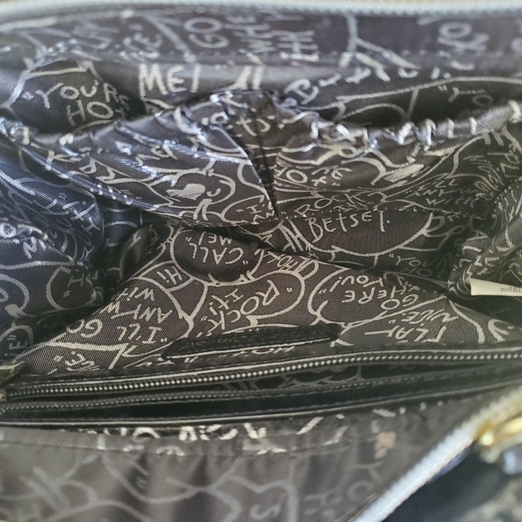 BETSEY JOHNSON | Zig Zag Pattern Sparkle Black Bow Gold Chain Crossbody Handbag - Picture 6 of 16